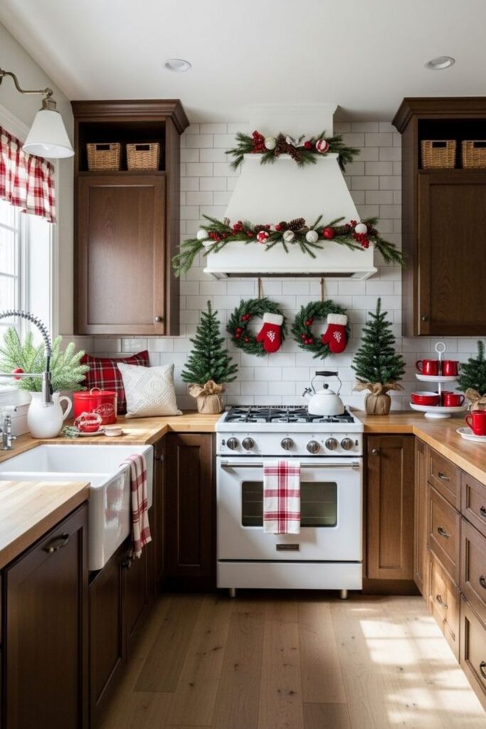 Use Garlands to Instantly Transform Your Kitchen